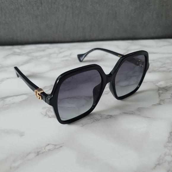 NEW Gucci Sunglasses GG1072SA With Case - Picture 15 of 16